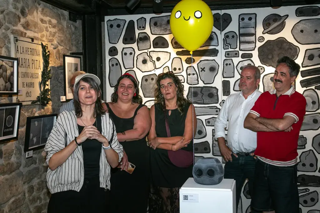 Manel Cráneo, Gonzalo Castro e Xulia Pisón na inauguración da exposición