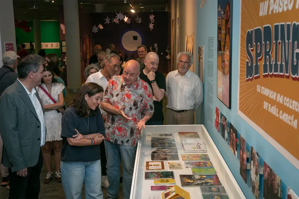 Alcaldesa Inés Rey na exposición sobre os Simpsons en Palexco