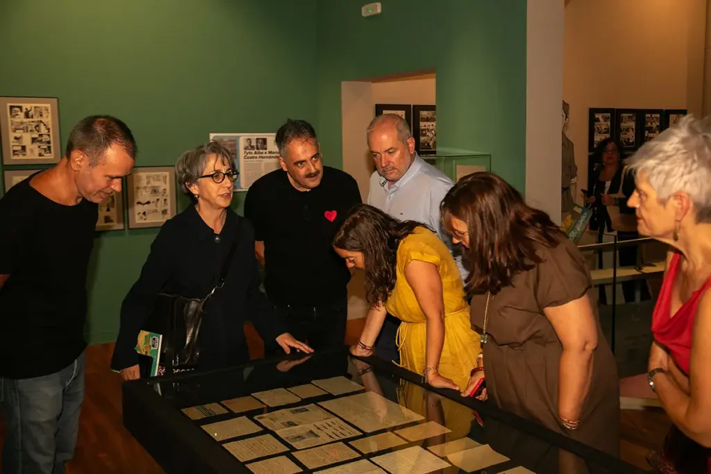 Personalidades do concello e o festival nunha exposición do Viñetas desde o Atlántico
