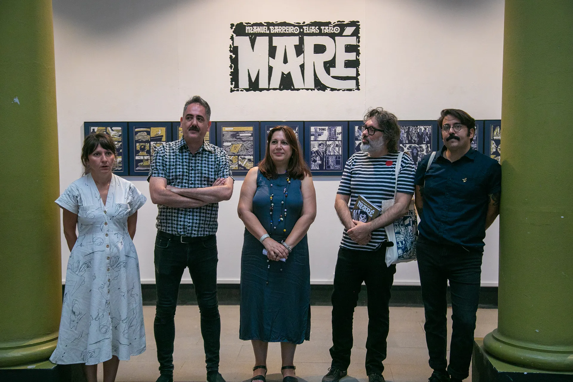 Foto de familia na inauguraci&oacute;n da exposici&oacute;n dos Premios Castelao da Diputaci&oacute;n de A Coru&ntilde;a